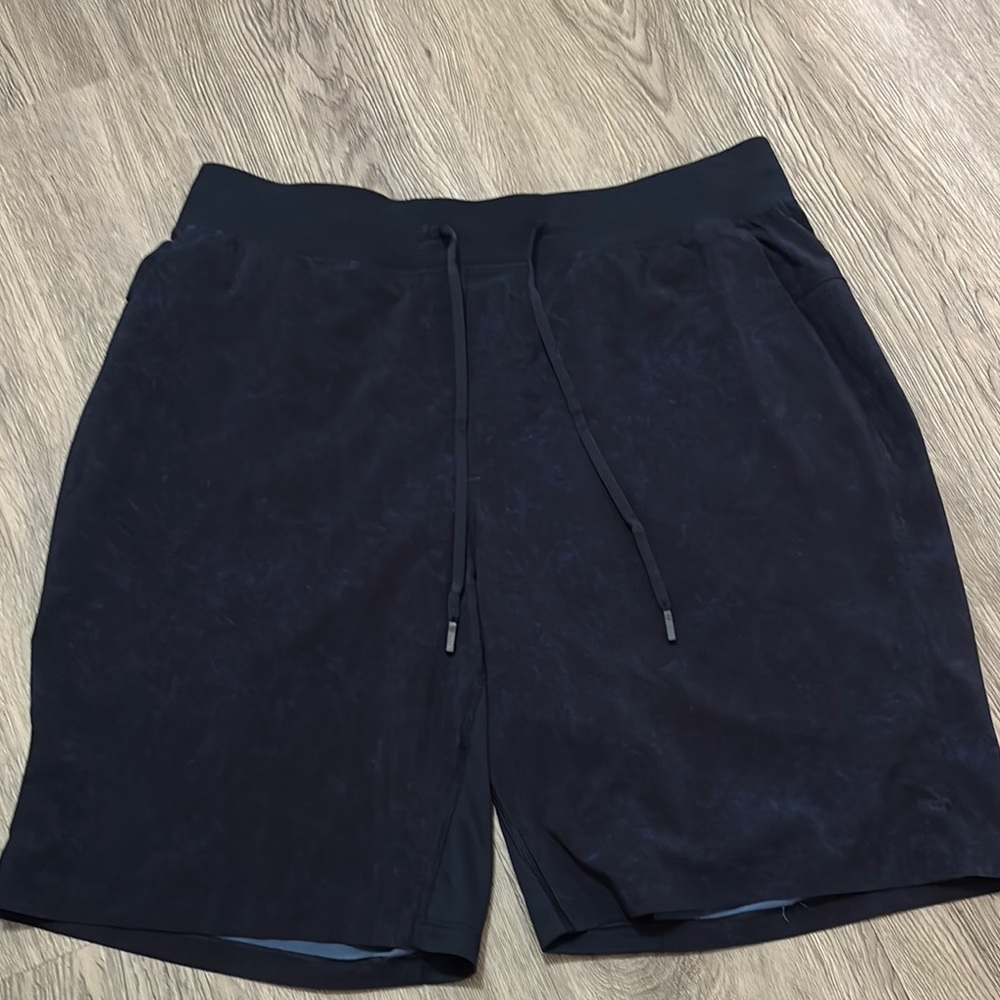 LuLuLemon Men's Black Shorts